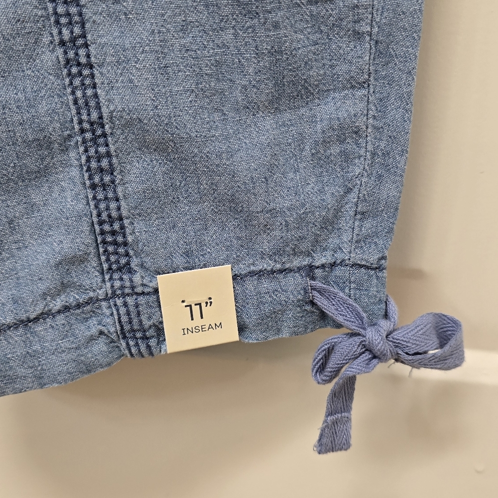 St. John's Bay Women Blue Light Bermuda Denim Shorts Size 4-NWOT - Picture 4 of 12